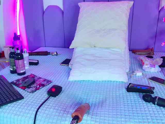 AuraRoss webcam