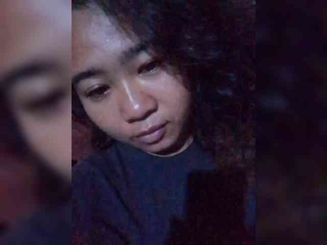 curly-cute webcam
