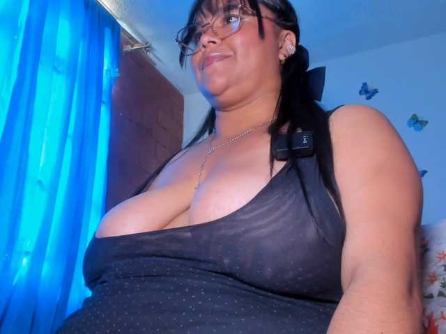CandyBrowm live cam preview
