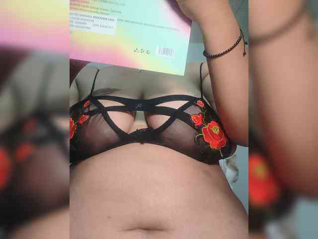 CandyBrowm webcam