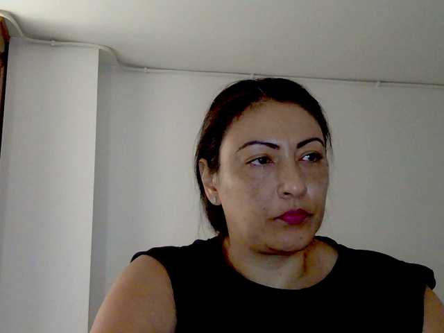 ErikaMartinez live cam on BongaCams