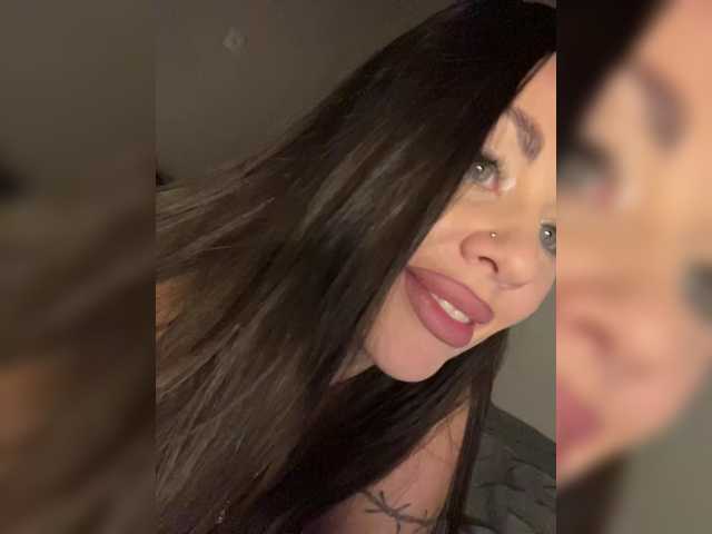 -Hennessy- live cam on BongaCams