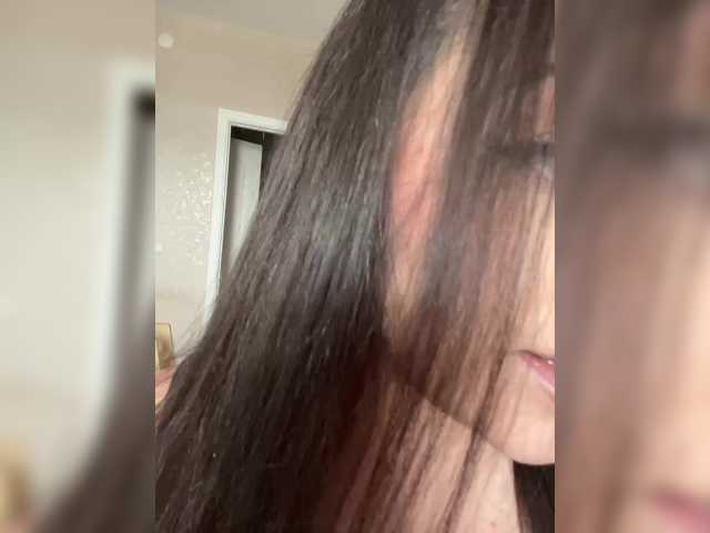 -Hennessy-'s BongaCams show and profile