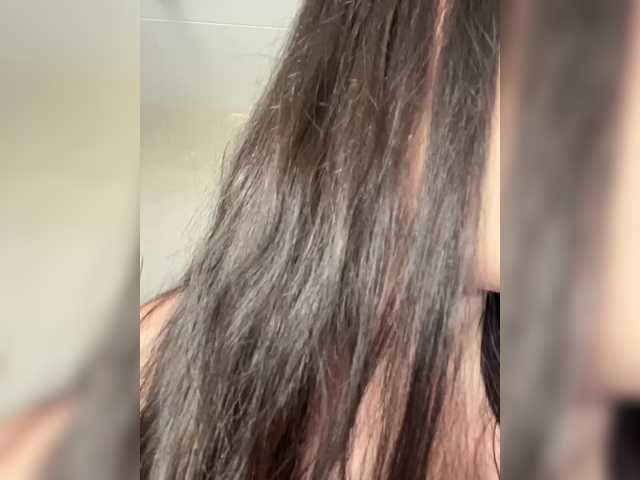 -Hennessy-'s BongaCams profile