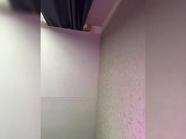 -Hennessy-'s BongaCams show and profile