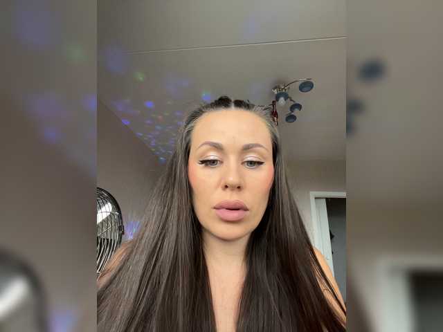 -Hennessy- live cam on BongaCams