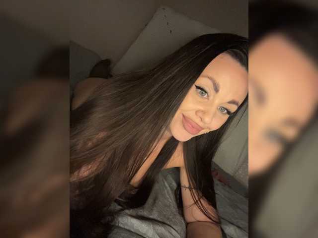 -Hennessy- live cam on BongaCams