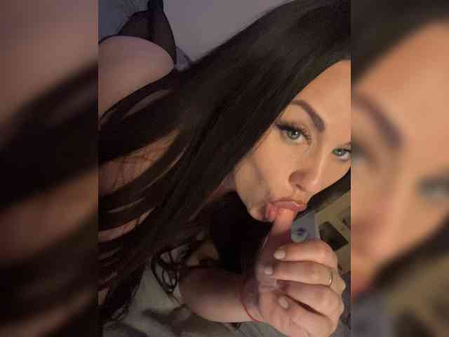 -Hennessy- webcam