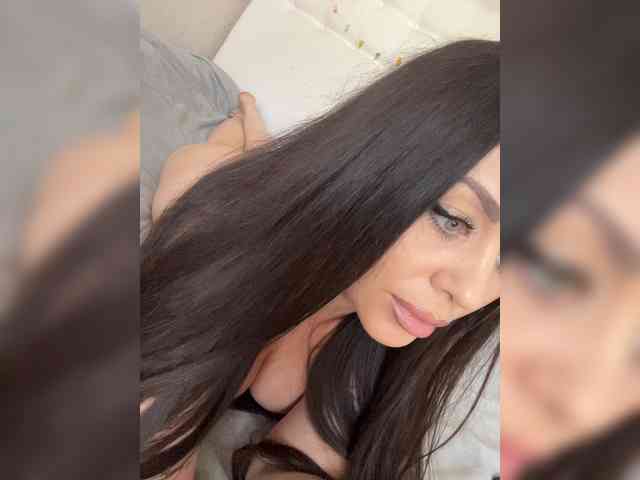 -Hennessy- webcam