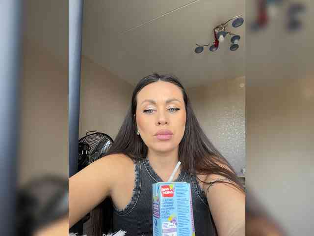 -Hennessy- webcam