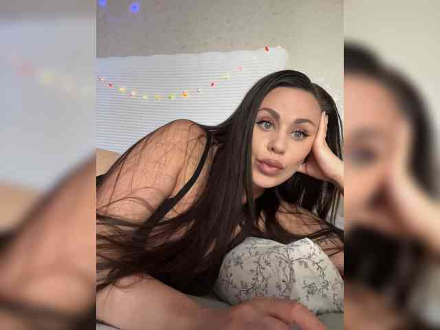 -Hennessy- webcam