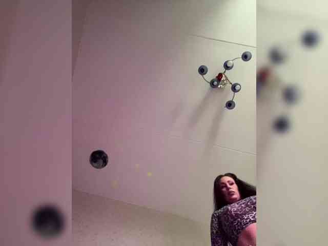 -Hennessy- webcam