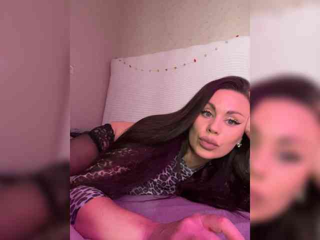 -Hennessy- webcam