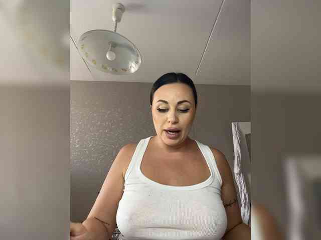 -Hennessy- webcam