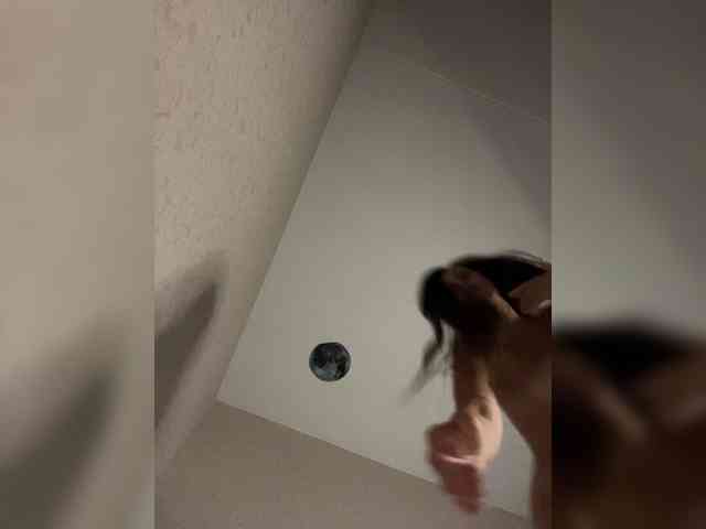 -Hennessy- webcam