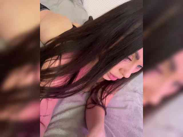 -Hennessy- webcam