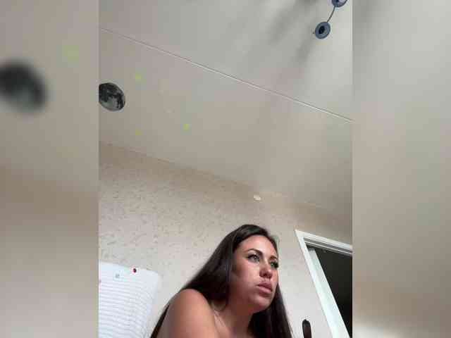 -Hennessy- Sex Cam Show