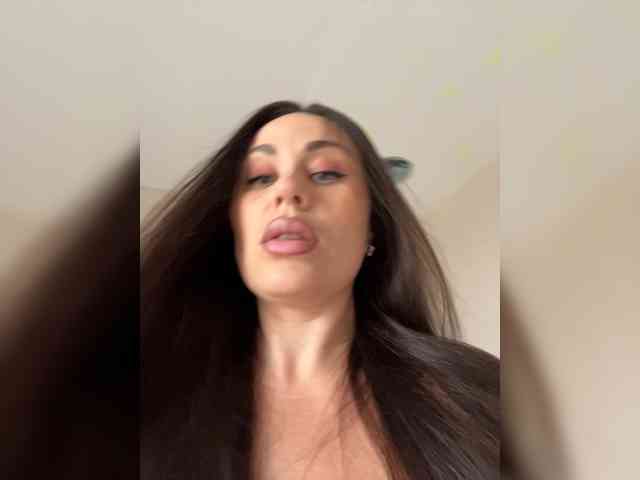 -Hennessy- webcam