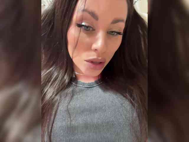 -Hennessy- webcam