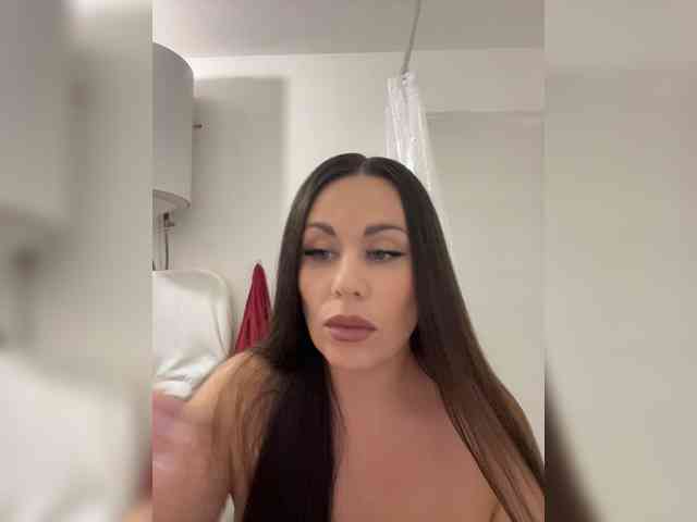 -Hennessy- webcam