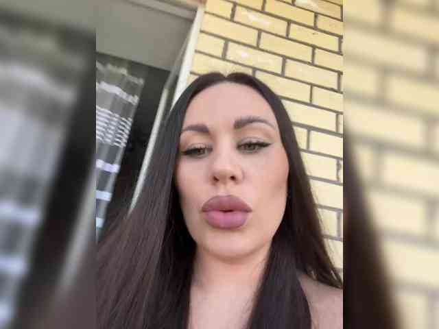 -Hennessy- webcam
