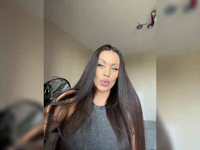 -Hennessy- webcam