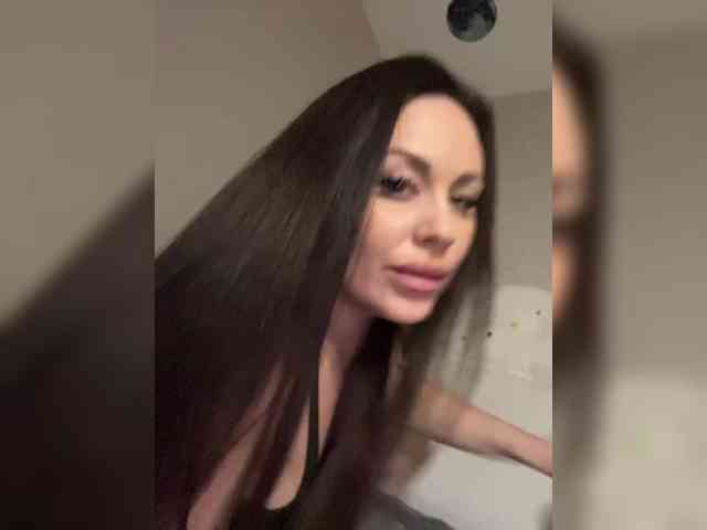 -Hennessy- webcam