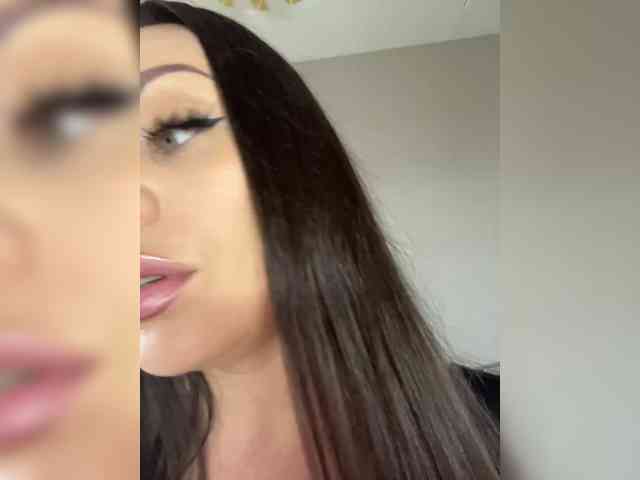 -Hennessy- webcam