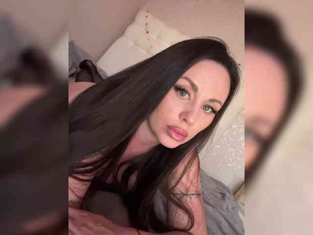 Bu model şu anda canlı. -Hennessy-