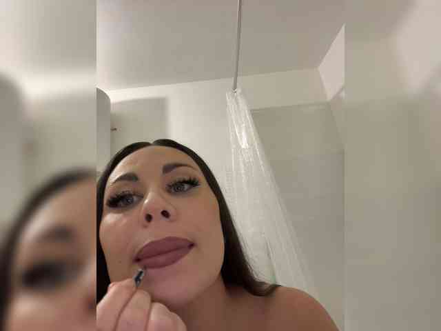 -Hennessy- webcam