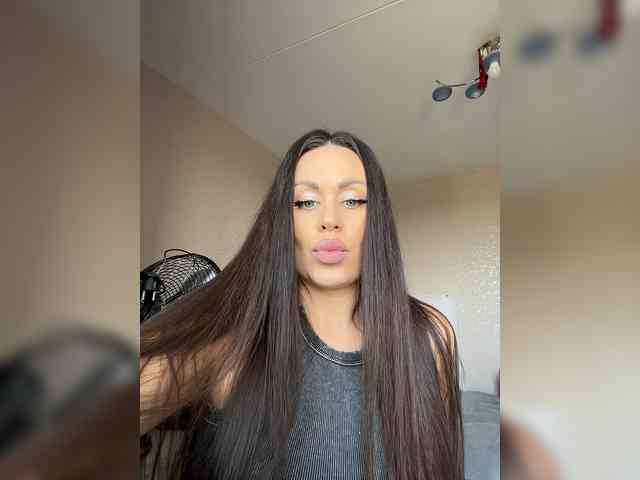 -Hennessy- webcam