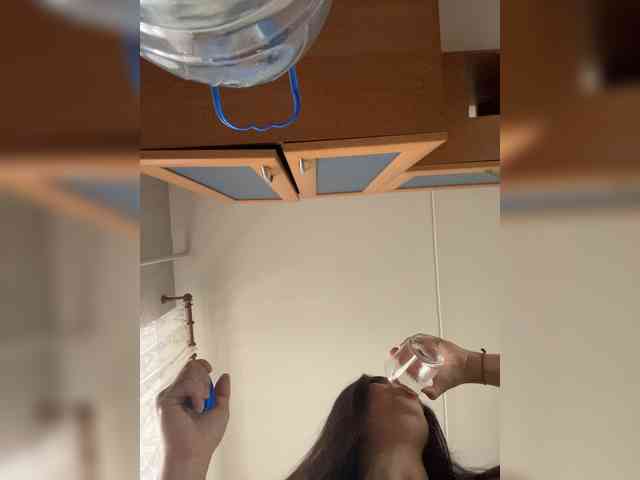 -Hennessy- webcam