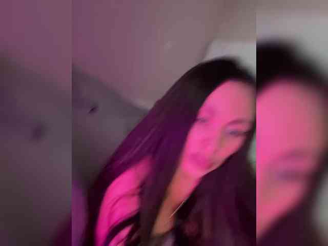 -Hennessy- webcam