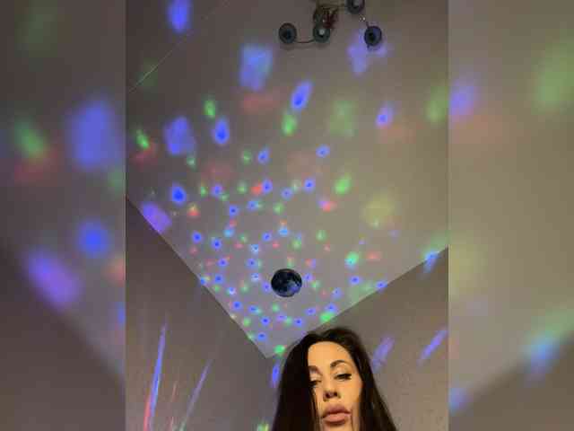 -Hennessy- webcam