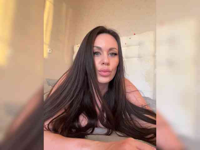-Hennessy- webcam