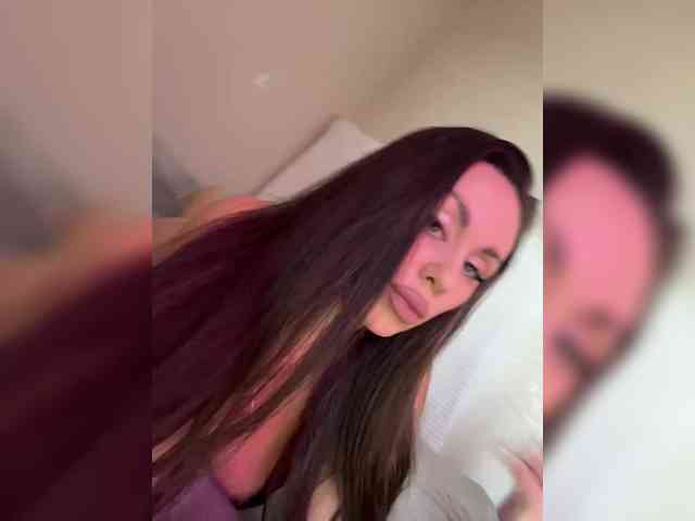 -Hennessy- webcam