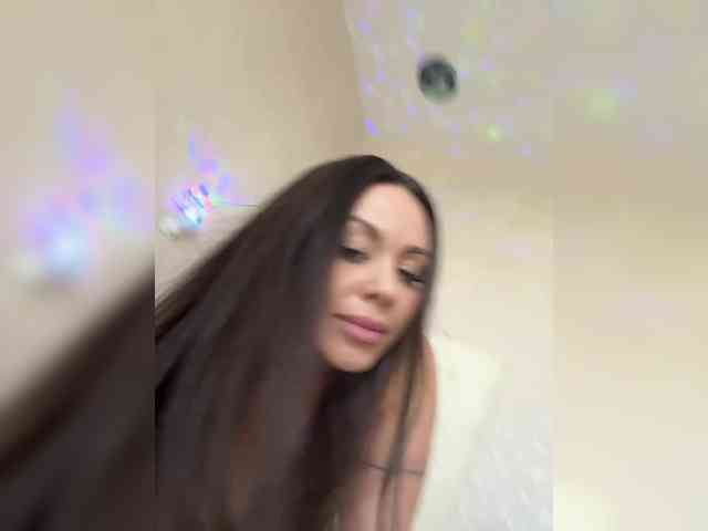 -Hennessy- webcam