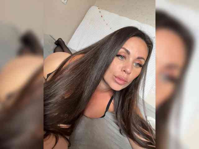 -Hennessy- webcam