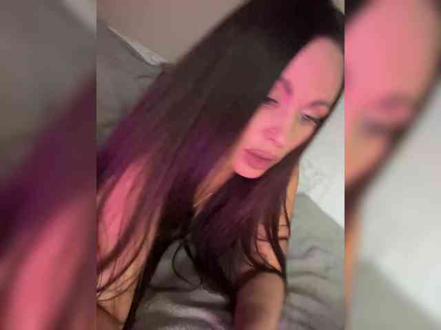 -Hennessy- webcam