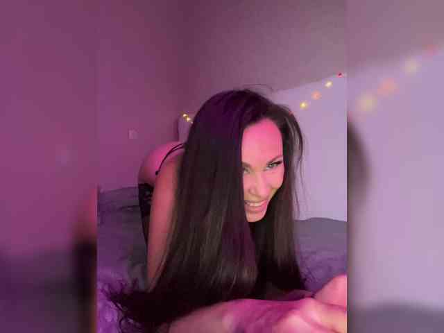-Hennessy- webcam