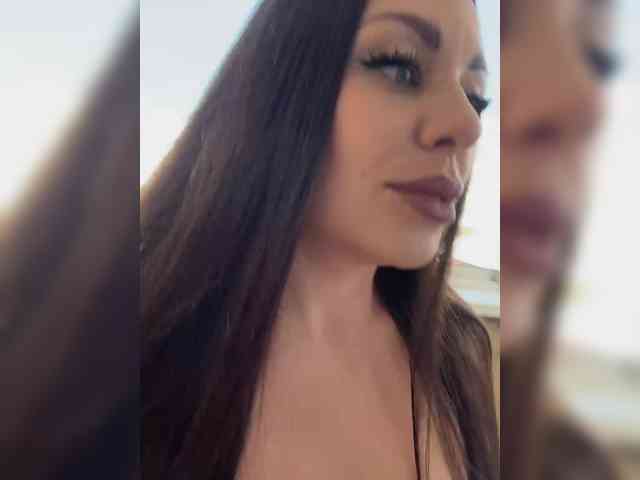 -Hennessy- webcam
