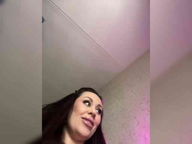 -Hennessy- Live Webcam on BongaCams