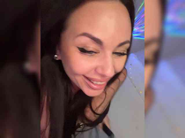 -Hennessy- webcam