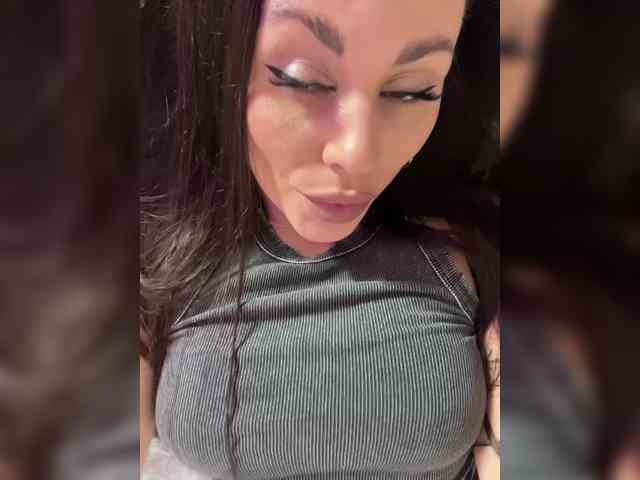 -Hennessy- webcam