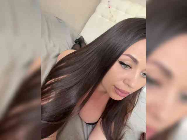 -Hennessy- webcam