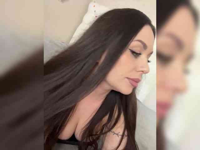 -Hennessy- webcam