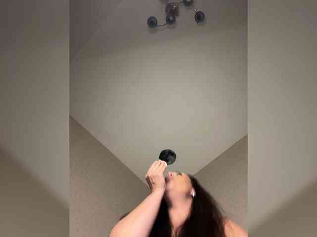 -Hennessy- webcam