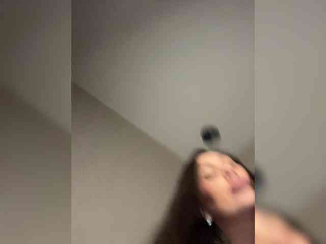 -Hennessy- webcam