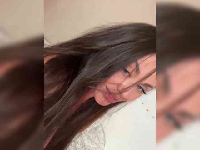 -hennessy-'s cam show statistics and live stream