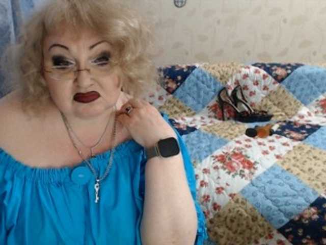 livingnextdoor live cam on BongaCams